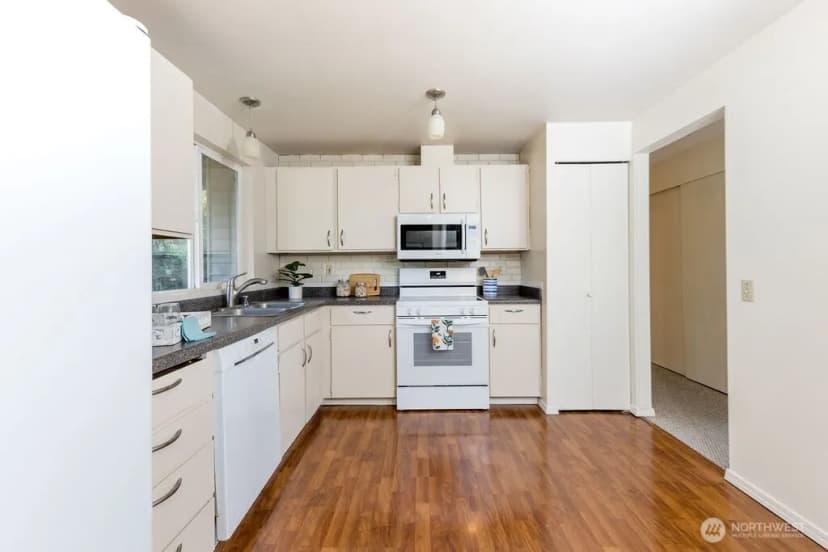 Property photo for 12705 Se 74th Street, Newcastle photo 10