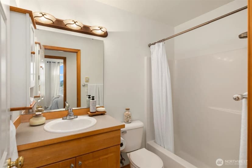 Property photo for 17725 Baywatch Court Ne, Poulsbo photo 22