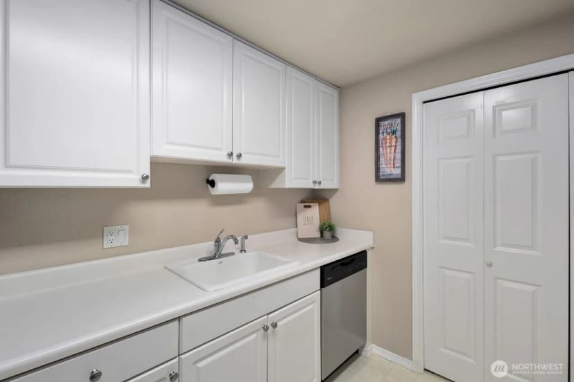 Property photo for 9494 Redmond Woodinville Road Ne #b102, Redmond photo 17