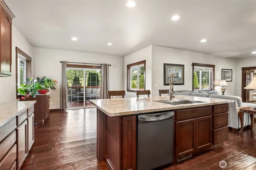 Property photo for 13903 Solberg Road Se, Yelm photo 5