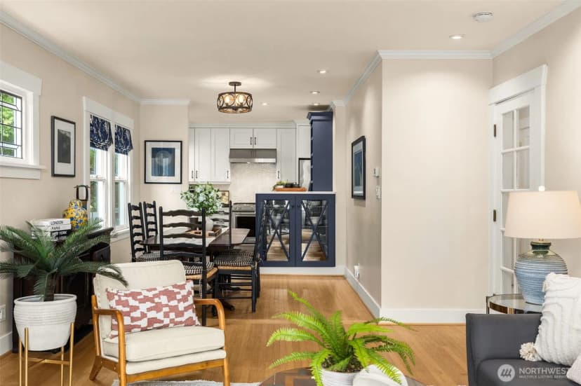 Property photo for 2729 38th Avenue Sw, Seattle photo 15