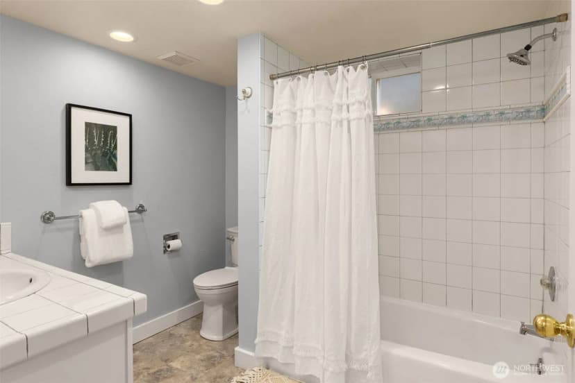 Property photo for 2729 38th Avenue Sw, Seattle photo 22