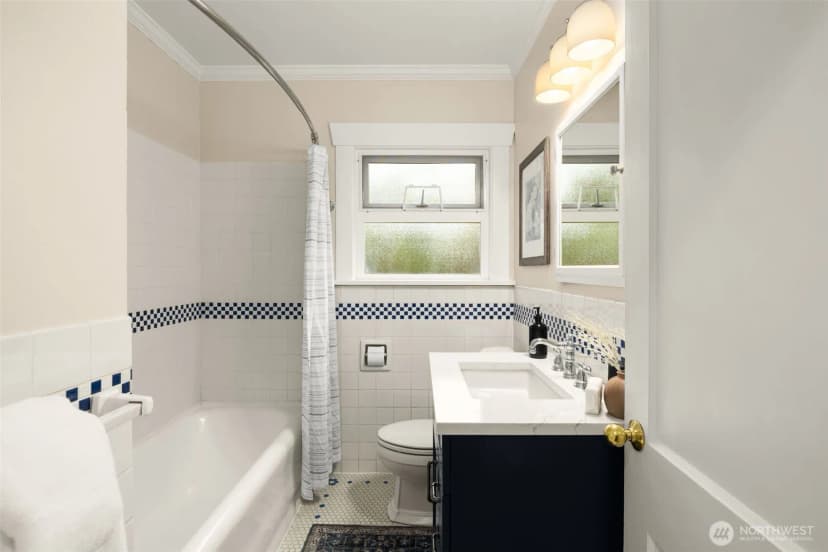 Property photo for 2729 38th Avenue Sw, Seattle photo 18