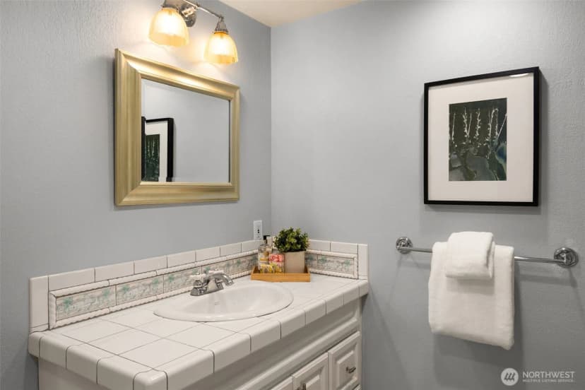 Property photo for 2729 38th Avenue Sw, Seattle photo 23