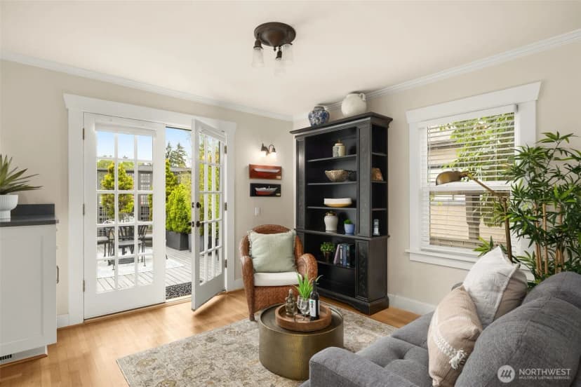 Property photo for 2729 38th Avenue Sw, Seattle photo 8