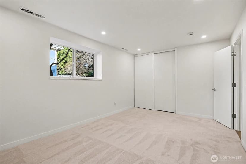 Property photo for 6560 W Mercer Way, Mercer Island photo 19