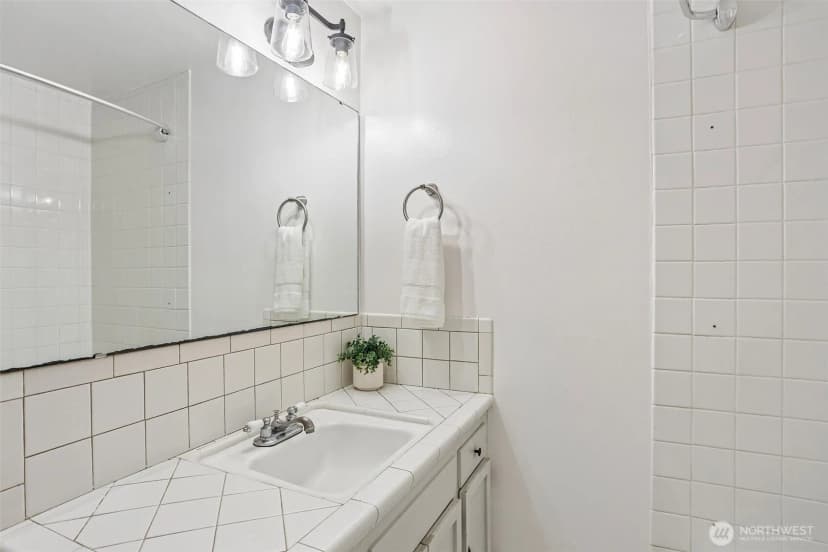 Property photo for 8354 11th Avenue Nw #5, Seattle photo 19