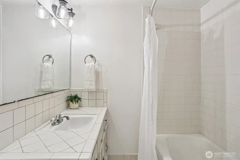 Property photo for 8354 11th Avenue Nw #5, Seattle photo 18