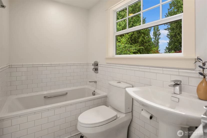 Property photo for 4712 90th Avenue Se, Mercer Island photo 25