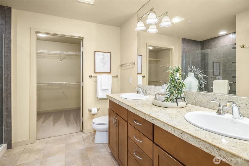 Property photo for 150 102nd Avenue Se #205, Bellevue photo 11