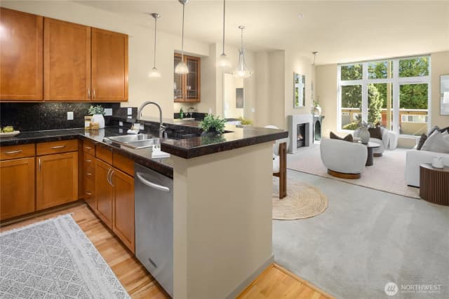 Property photo for 150 102nd Avenue Se #205, Bellevue photo 3
