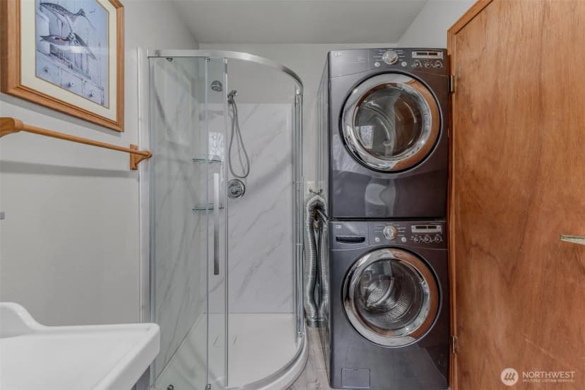 Property photo for 390 E Lakeshore Drive, Shelton photo 13