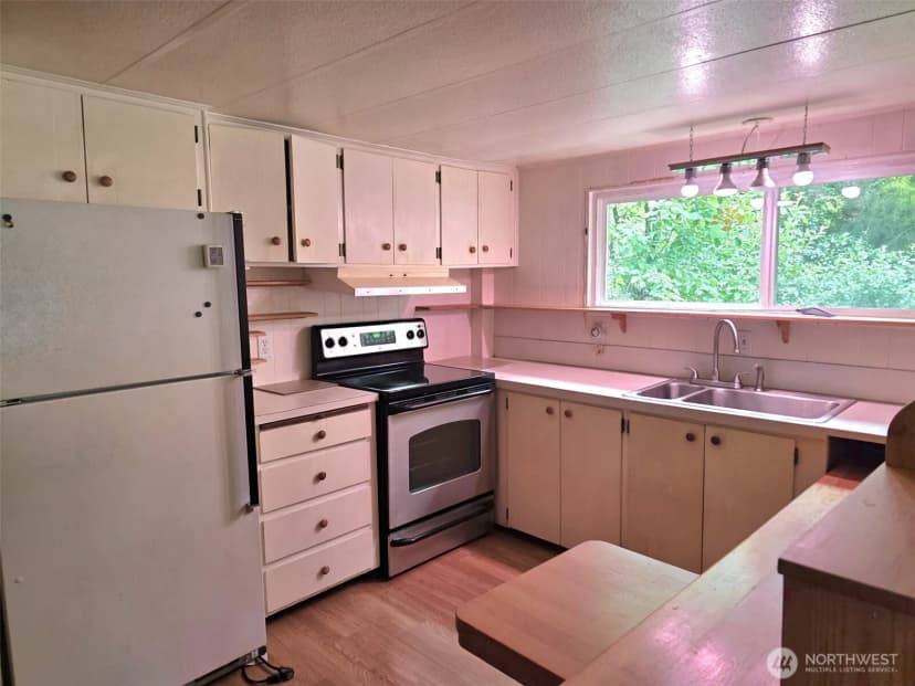 Property photo for 32906 54th Avenue S, Roy photo 7