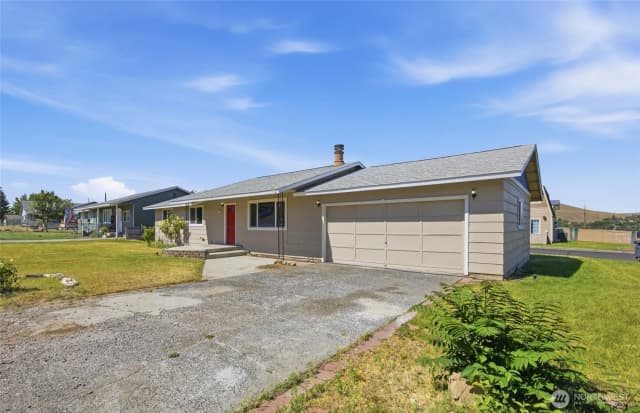 Property photo for 155 Ne D Street, Ephrata photo 3