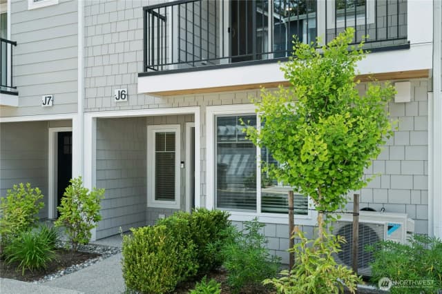 Property photo for 13730 Manor Way #j6, Lynnwood photo 3
