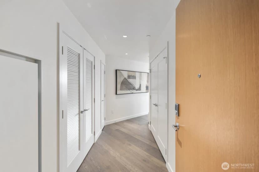 Property photo for 2510 6th Avenue #2502, Seattle photo 3
