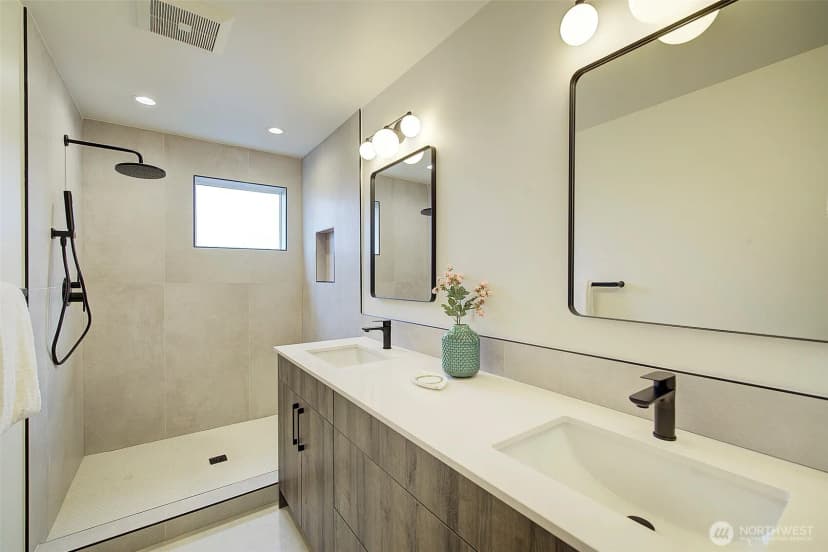 Property photo for 7912 34th Avenue Sw, Seattle photo 26