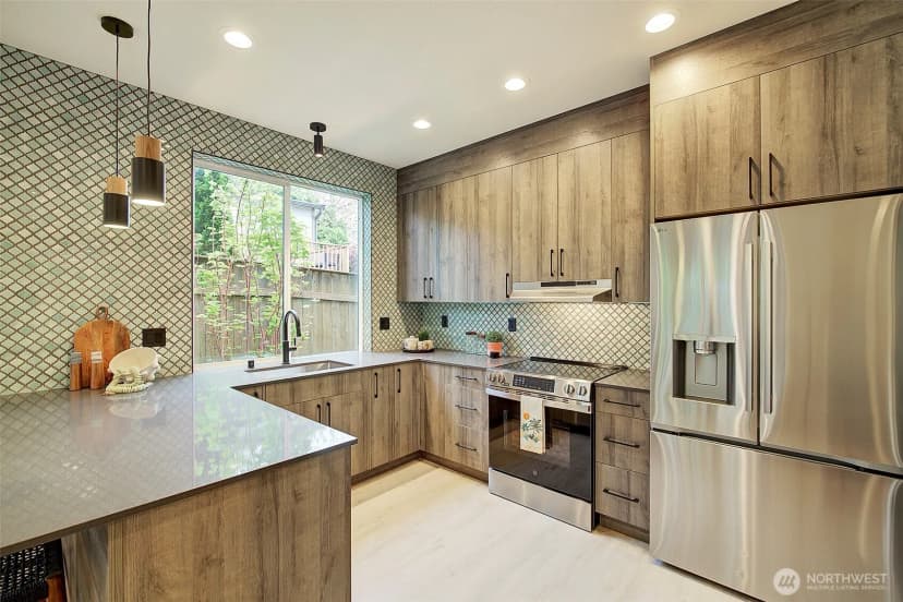 Property photo for 7912 34th Avenue Sw, Seattle photo 5