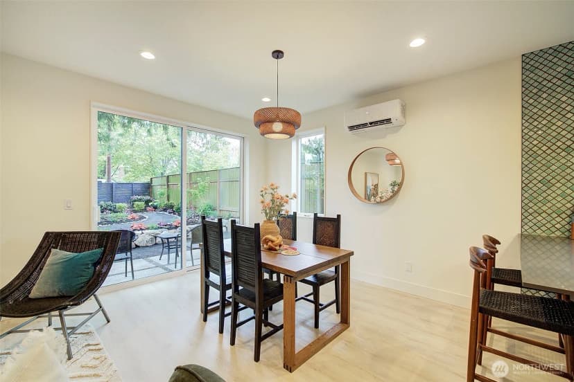 Property photo for 7912 34th Avenue Sw, Seattle photo 6