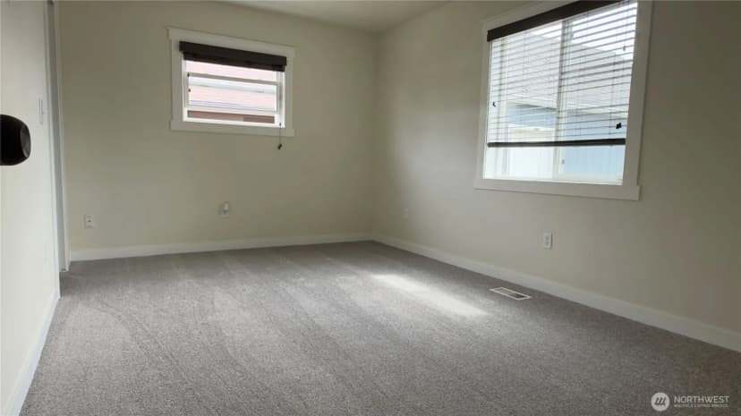 Property photo for 1204 4th Avenue Se, Puyallup photo 14