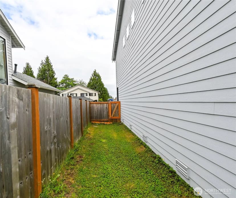 Property photo for 11512 3rd Place W #b, Everett photo 24