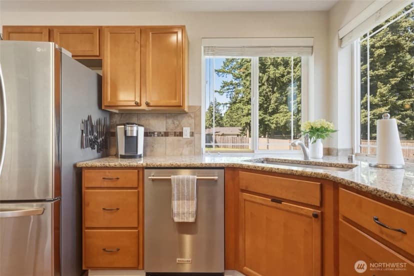 Property photo for 303 135th Place Se, Rainier photo 10