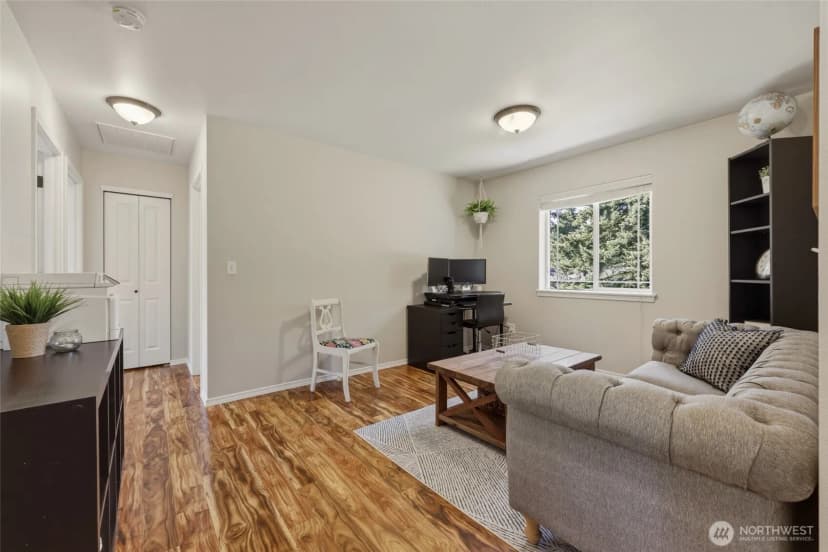 Property photo for 303 135th Place Se, Rainier photo 17