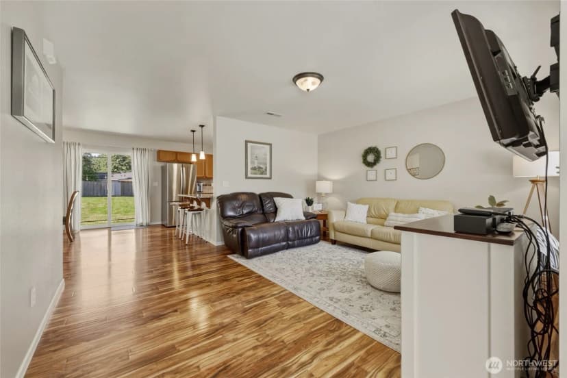 Property photo for 303 135th Place Se, Rainier photo 7