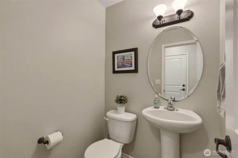 Property photo for 303 135th Place Se, Rainier photo 14