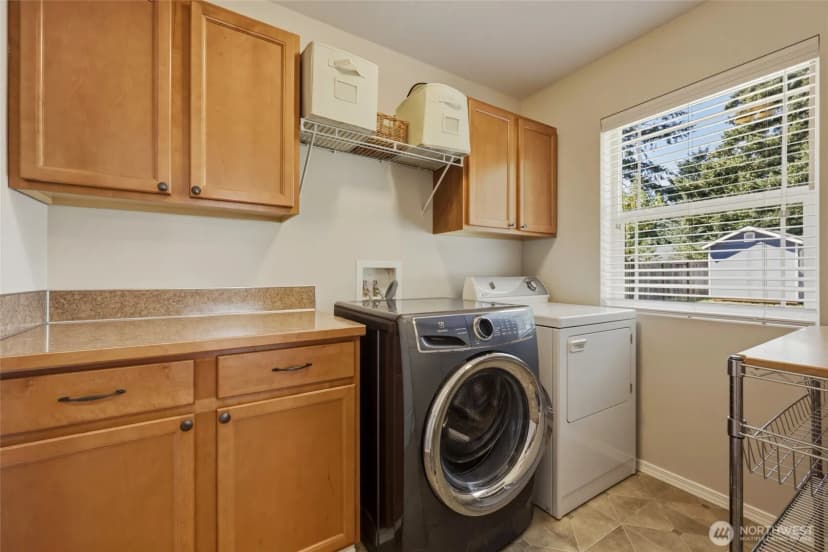 Property photo for 303 135th Place Se, Rainier photo 13