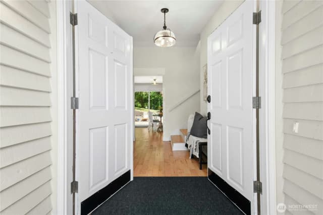 Property photo for 7814 Ne 135th Place, Kirkland photo 4