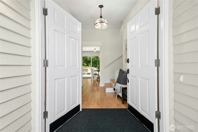 Property photo for 7814 Ne 135th Place, Kirkland photo 4