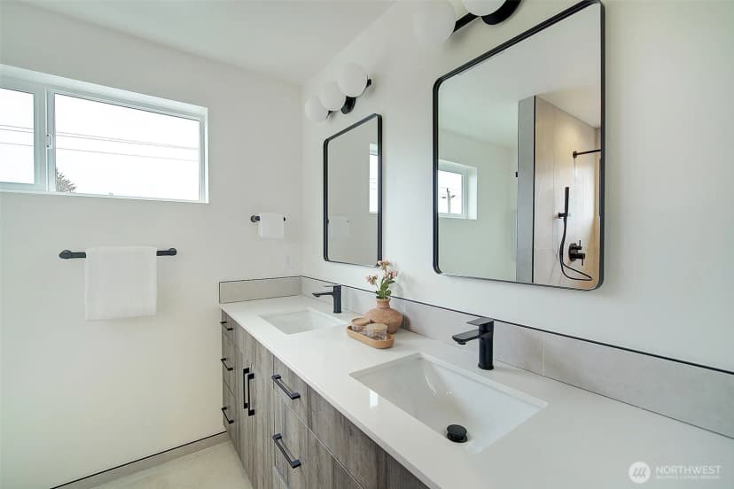 Property photo for 7912 34th Avenue Sw #b, Seattle photo 10