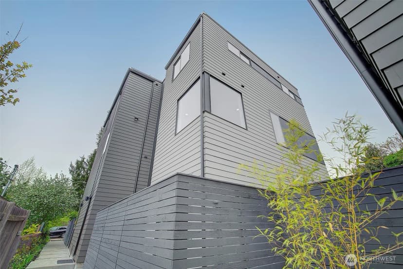 Property photo for 7912 34th Avenue Sw #b, Seattle photo 17