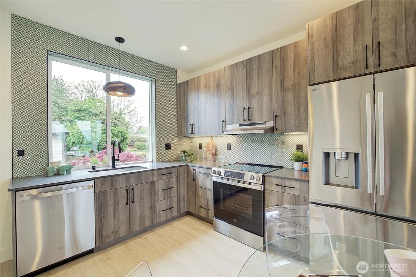 Property photo for 7912 34th Avenue Sw #b, Seattle photo 4
