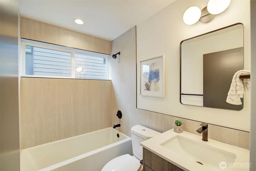 Property photo for 7912 34th Avenue Sw #b, Seattle photo 15