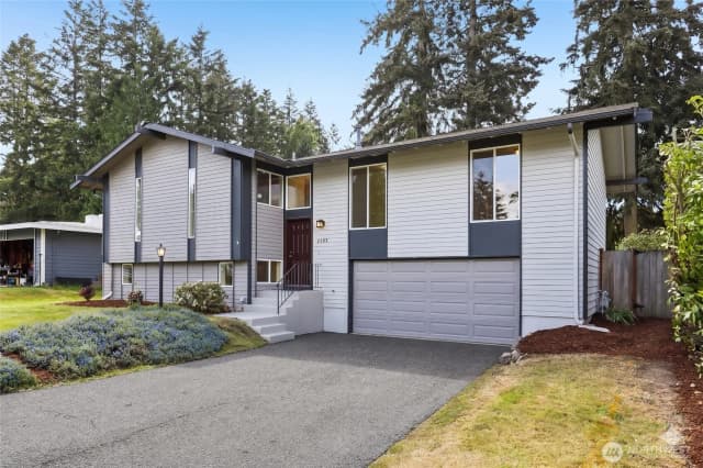 Property photo for 2103 168th Ave Ne, Bellevue photo 2