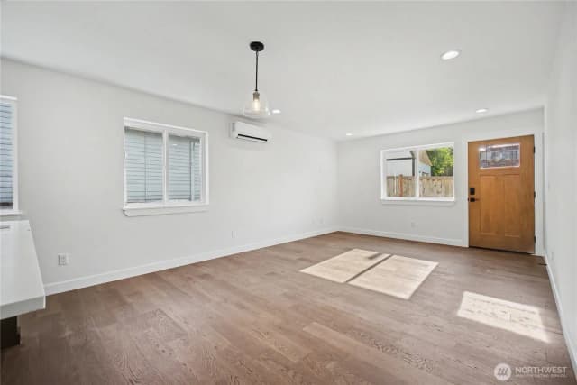 Property photo for 5610 Rockefeller Avenue #2, Everett photo 2