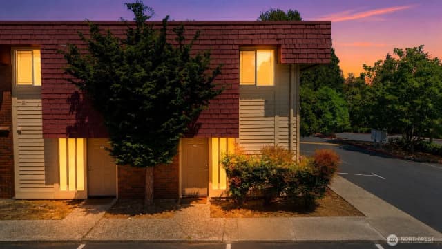 Property photo for 513 142nd Avenue Se #72, Bellevue photo 2