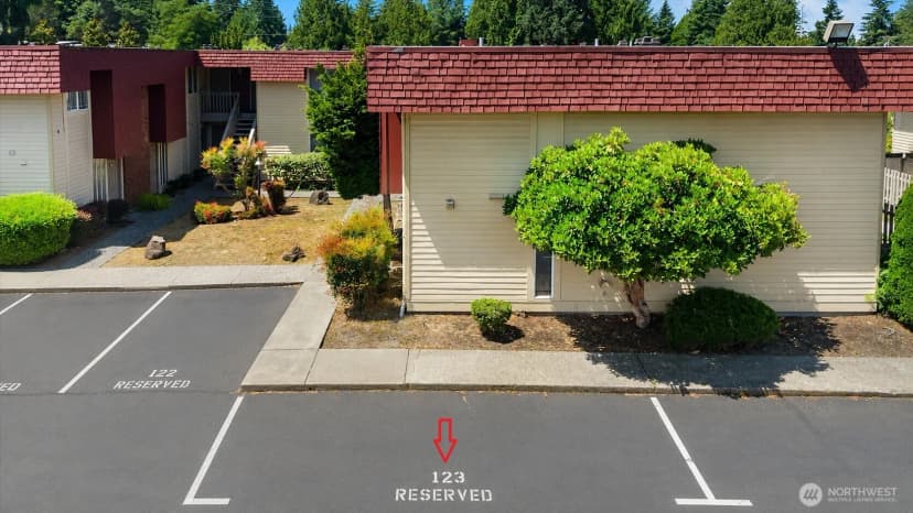 Property photo for 513 142nd Avenue Se #72, Bellevue photo 31