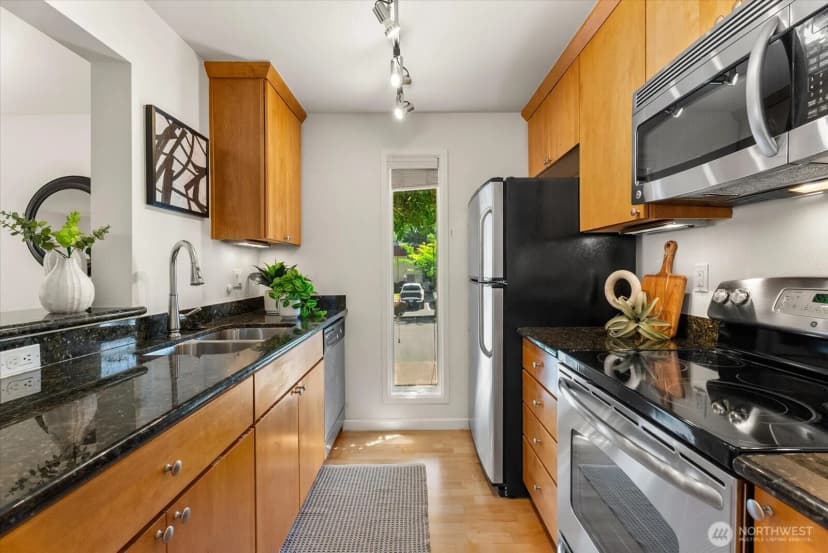 Property photo for 513 142nd Avenue Se #72, Bellevue photo 6
