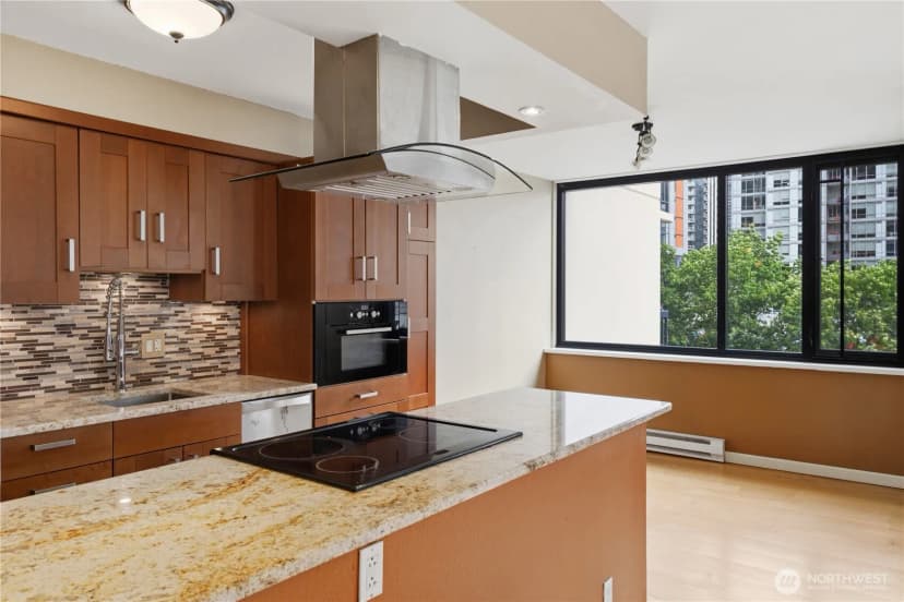 Property photo for 2100 3rd Avenue #506, Seattle photo 14