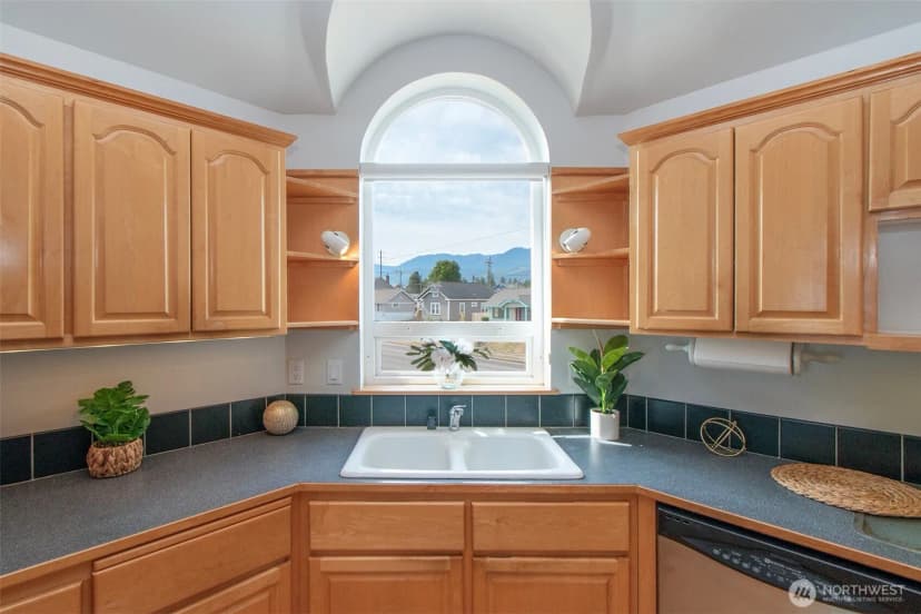 Property photo for 1623 W Fifth Street, Port Angeles photo 15