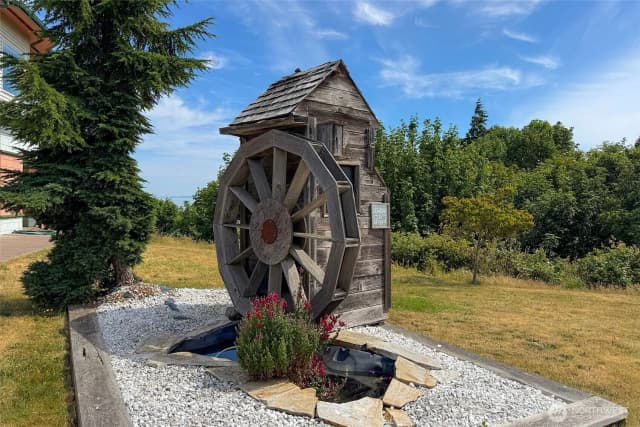 Property photo for 1623 W Fifth Street, Port Angeles photo 3