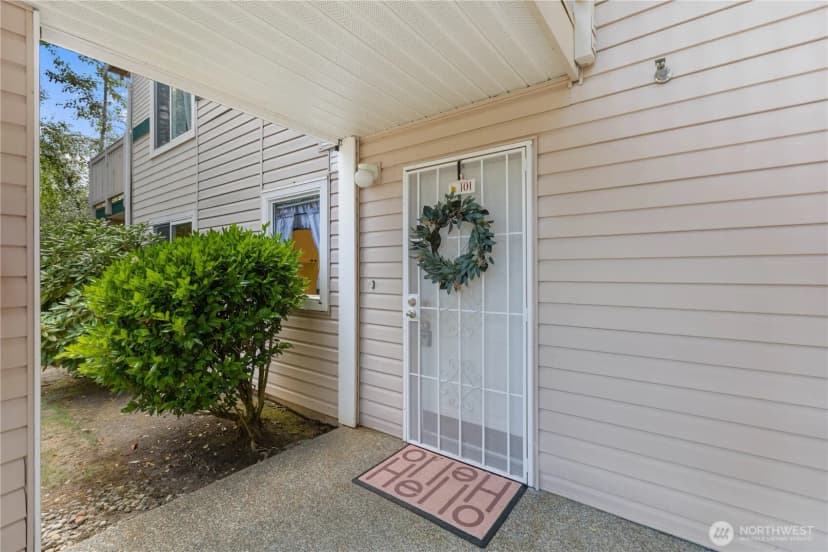 Property photo for 11518 12th Avenue W #d101, Everett photo 2