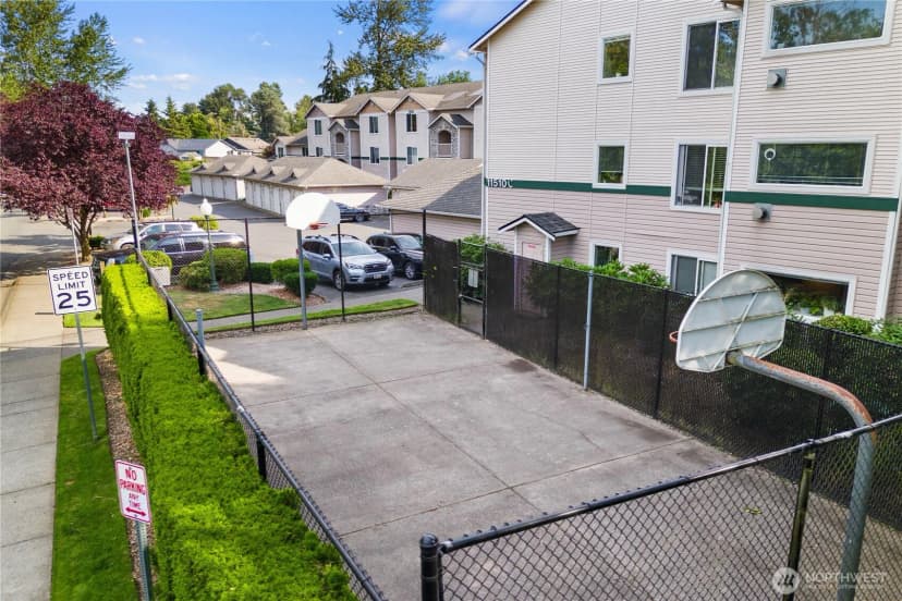 Property photo for 11518 12th Avenue W #d101, Everett photo 32