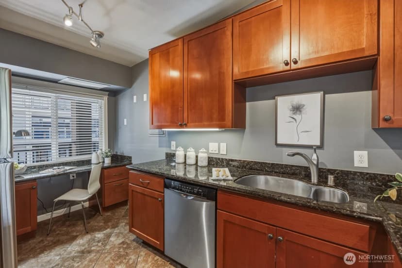 Property photo for 130 105th Avenue Se #316, Bellevue photo 7