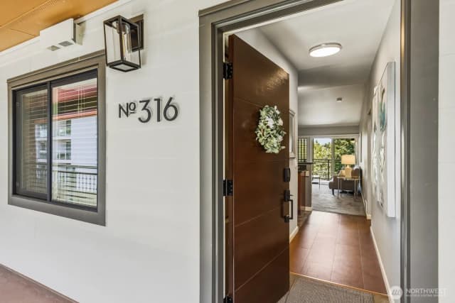 Property photo for 130 105th Avenue Se #316, Bellevue photo 3