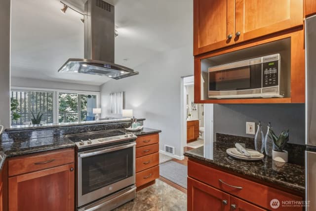 Property photo for 130 105th Avenue Se #316, Bellevue photo 5