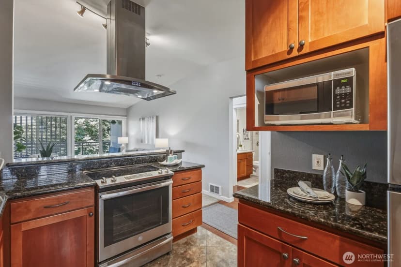 Property photo for 130 105th Avenue Se #316, Bellevue photo 5